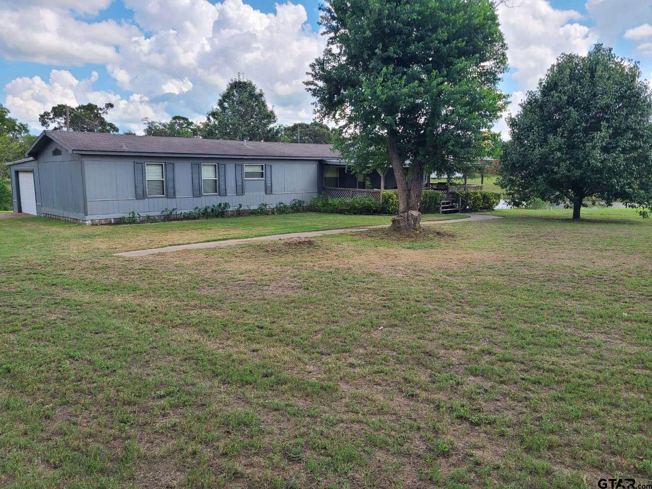 811 Chandler - Photo 1