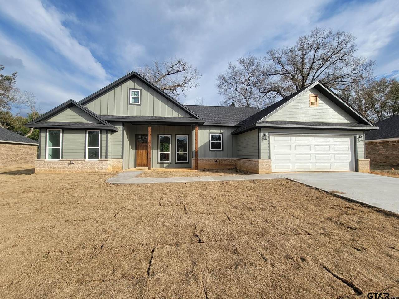 439 Crystal Ave - Photo 1