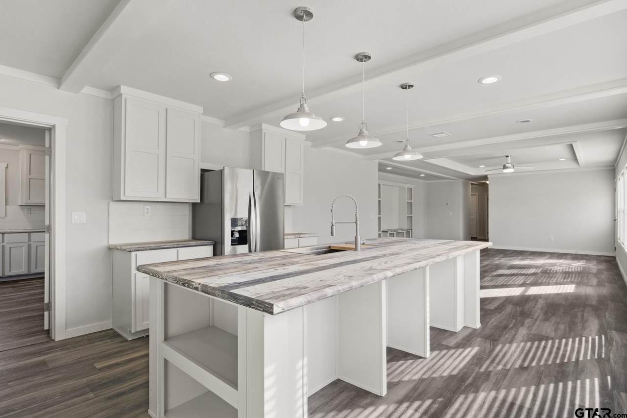 13521 Fm 130 - Photo 1