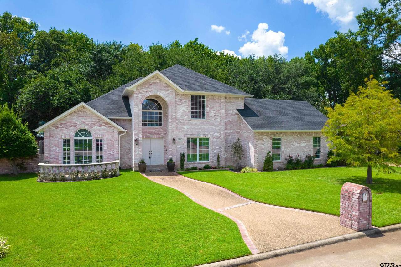 209 Turnberry Cir - Photo 1