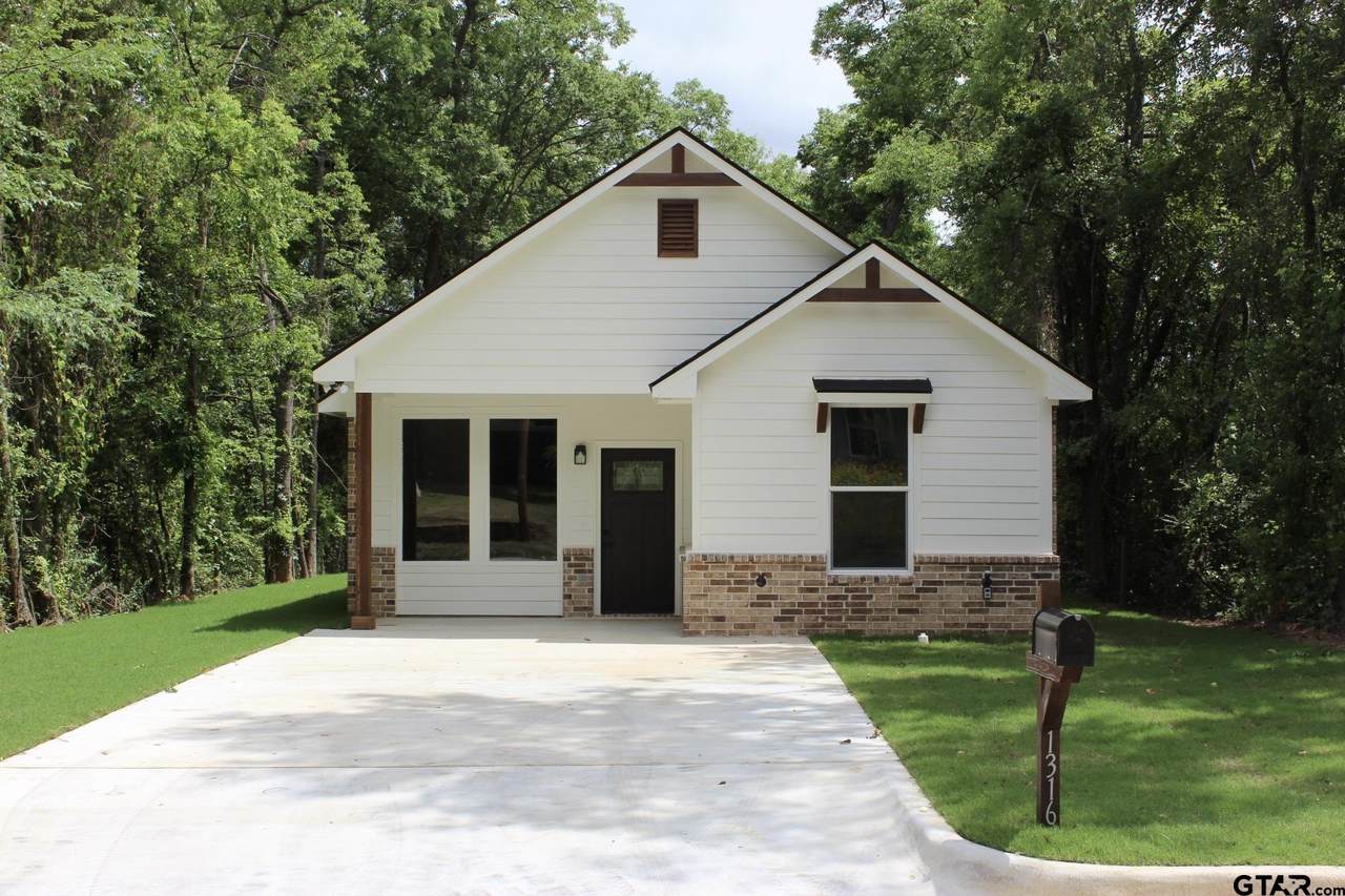 1316 Claude - Photo 1