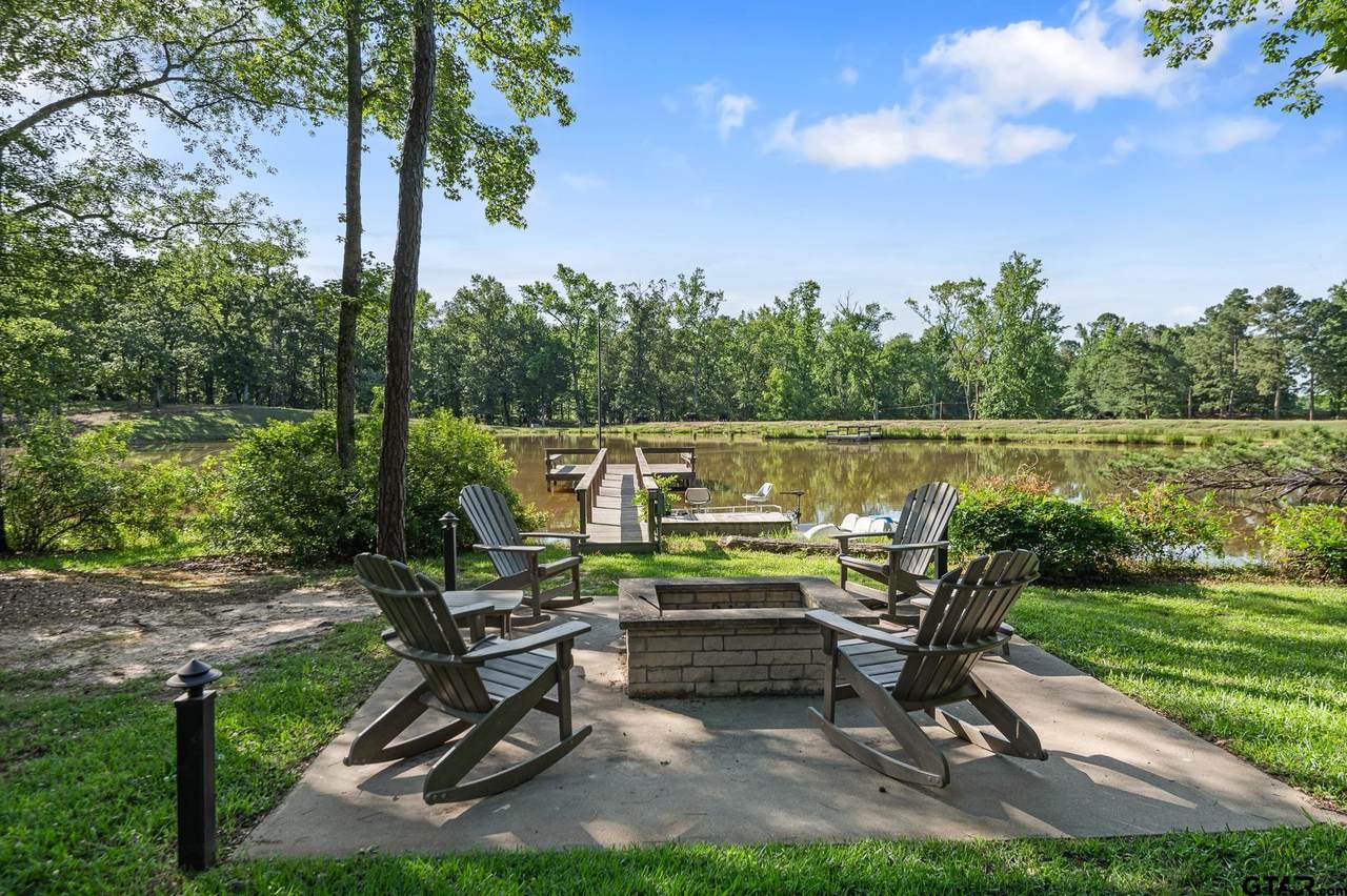 915 County Road 3277 - Photo 1
