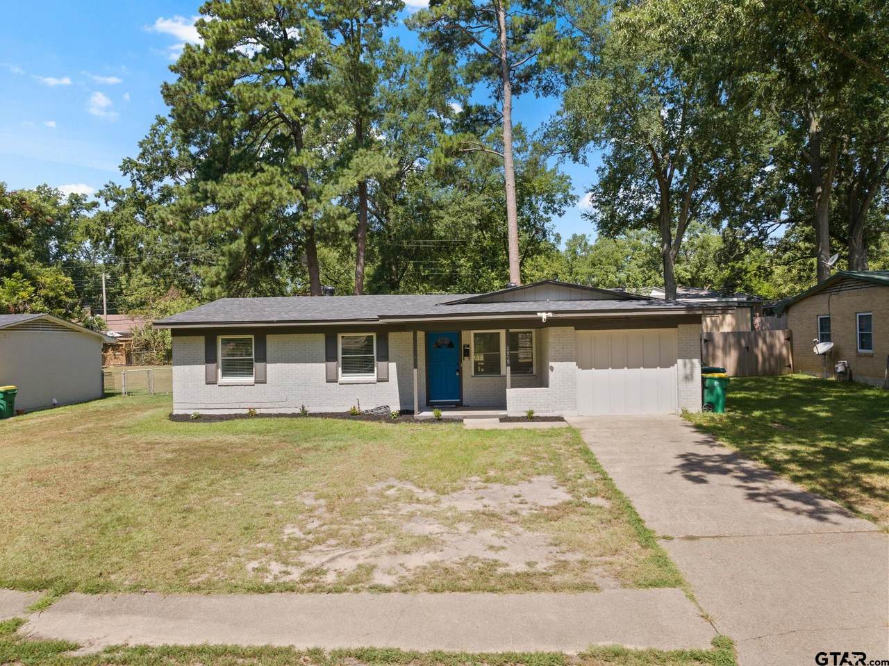 3915 Sabine - Photo 1