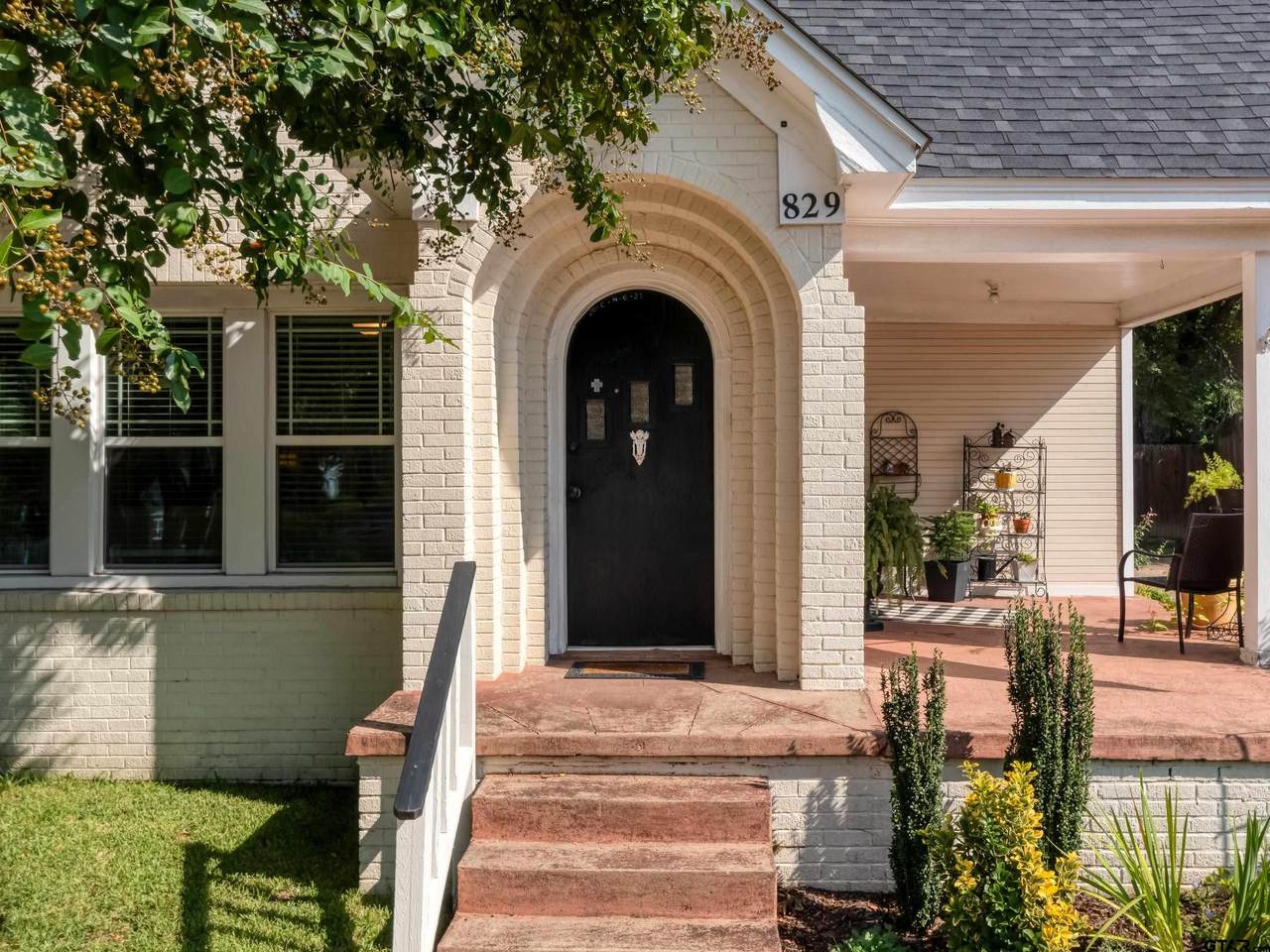 829 Houston St. - Photo 1