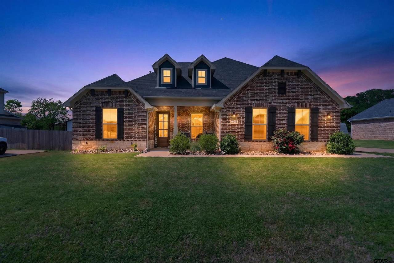 7836 Freestone Dr - Photo 1