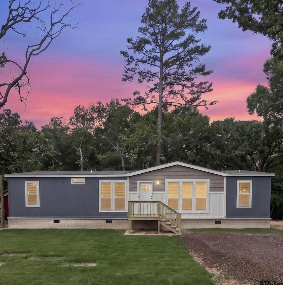 323 Neches Drive - Photo 1