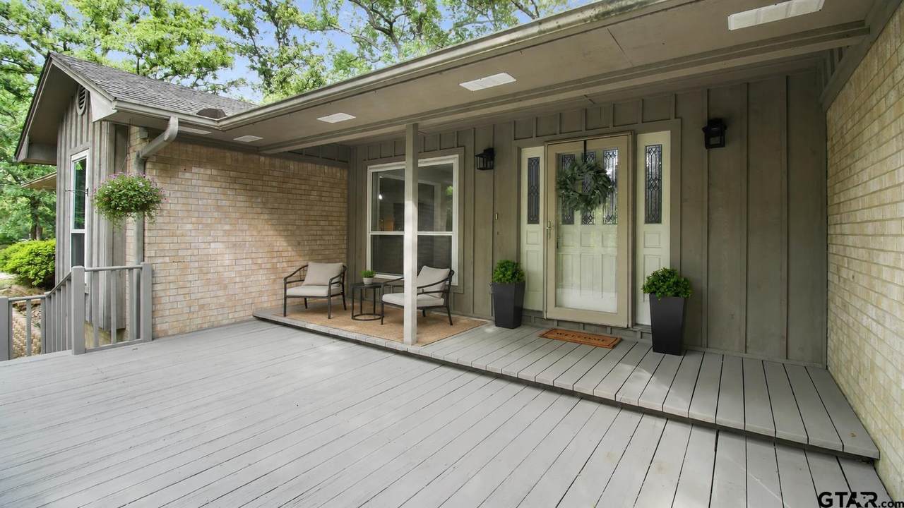 10349 Lakeshore - Photo 1