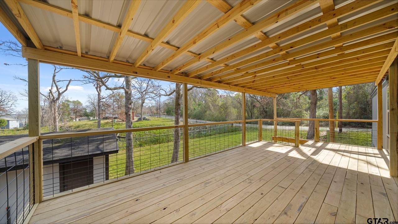 721 Queens Drive - Photo 1
