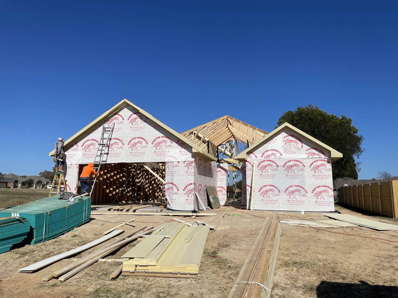 1003 Meadowlake - Photo 1