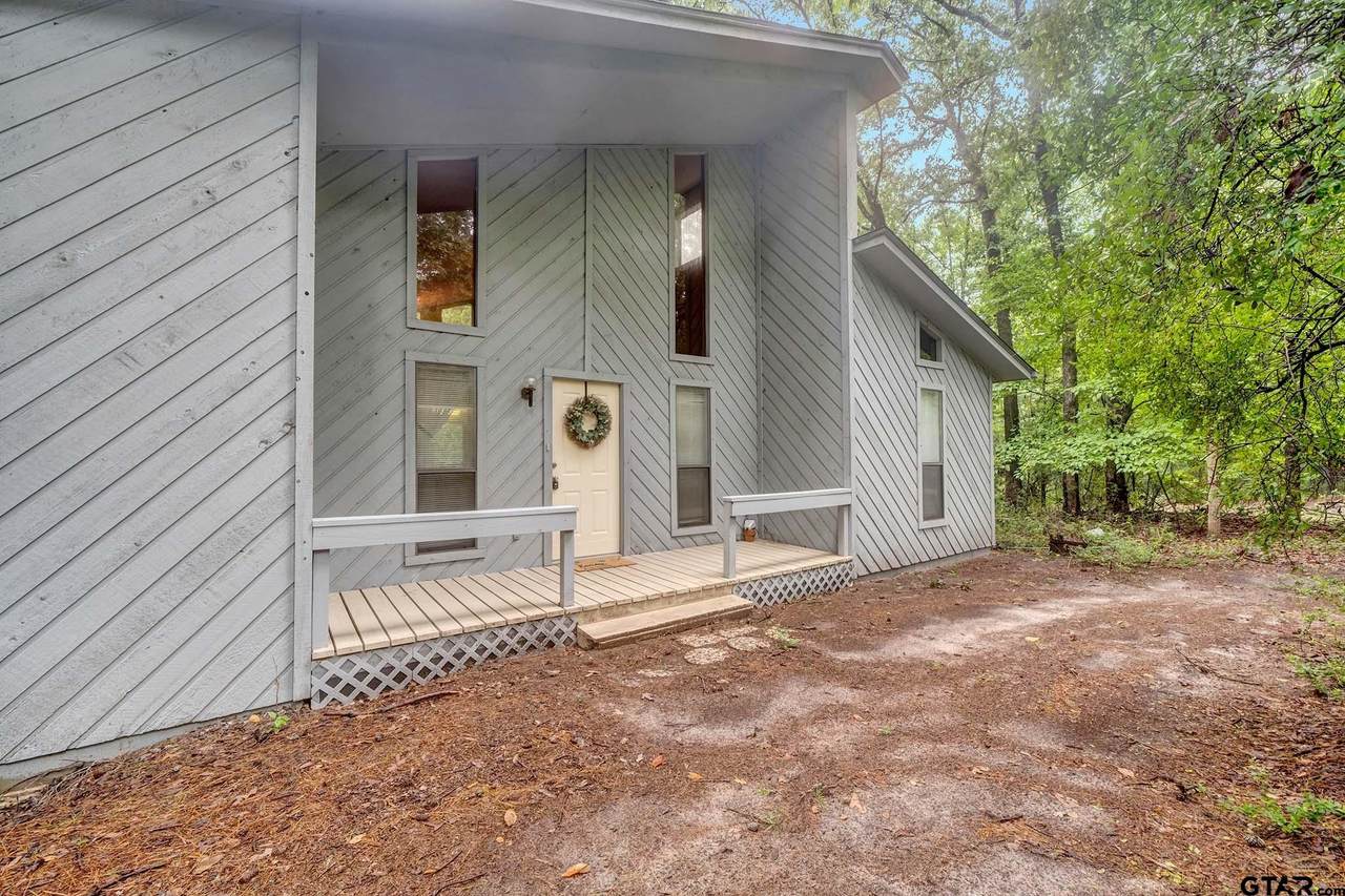 1042 Holly Trail - Photo 1