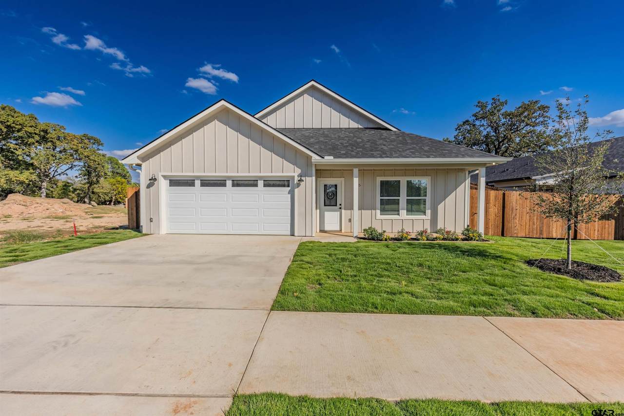 655 League Street - Photo 1