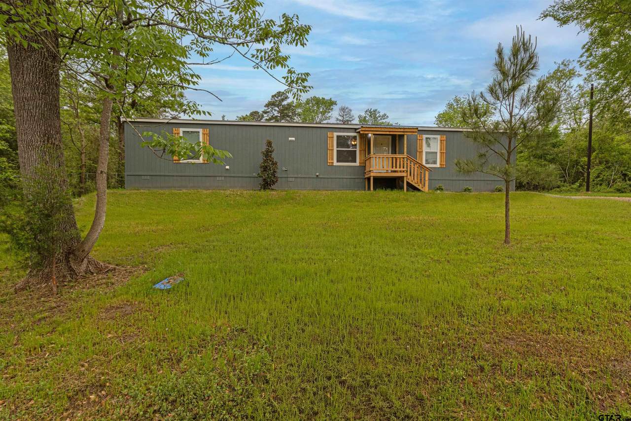 7376 Forest Hill Dr - Photo 1