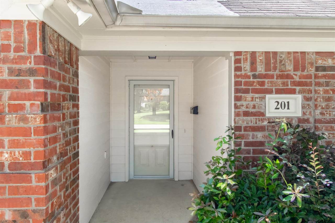 5401 Hollytree Dr #201 - Photo 1