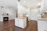 1906 Hollyglen Dr - Photo 12