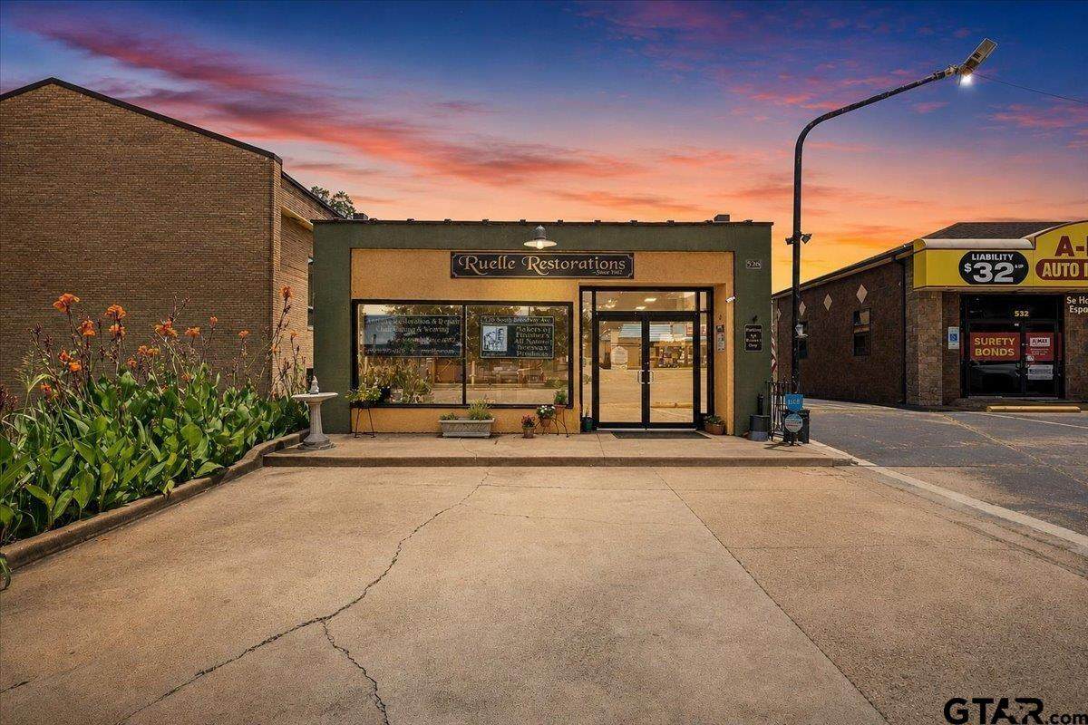 528 Broadway Avenue - Photo 1