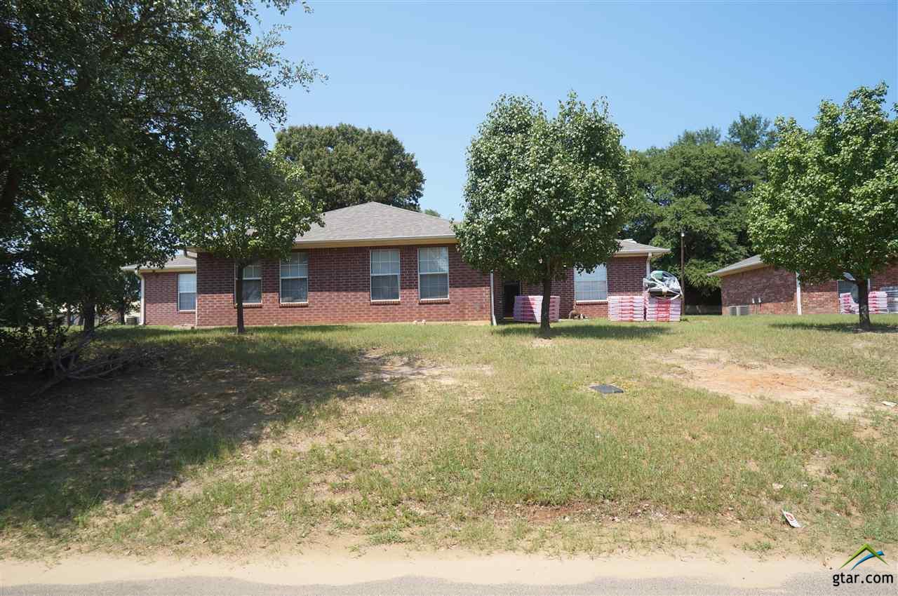 902 Andrews - Photo 1