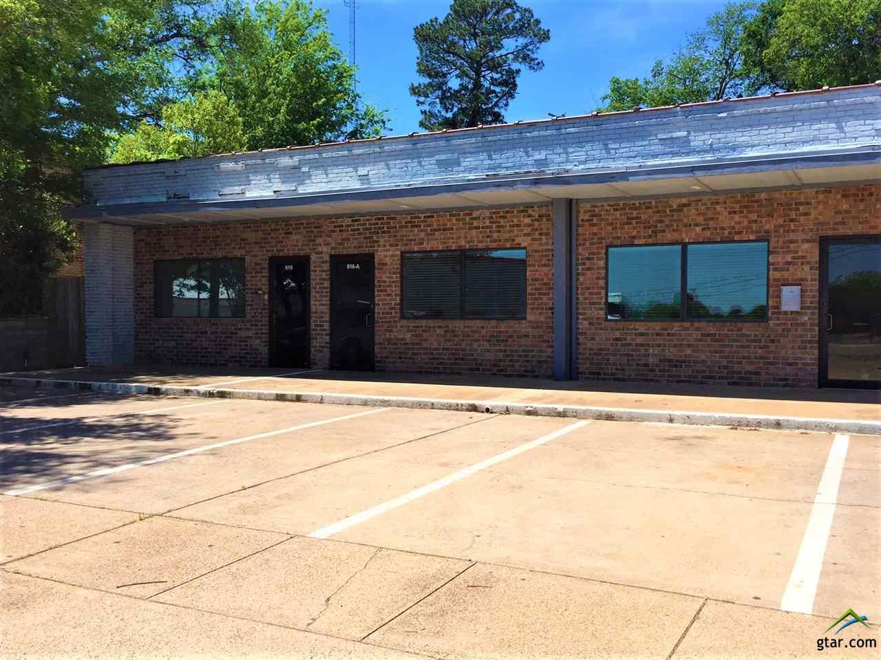 916 Englewood - Photo 1