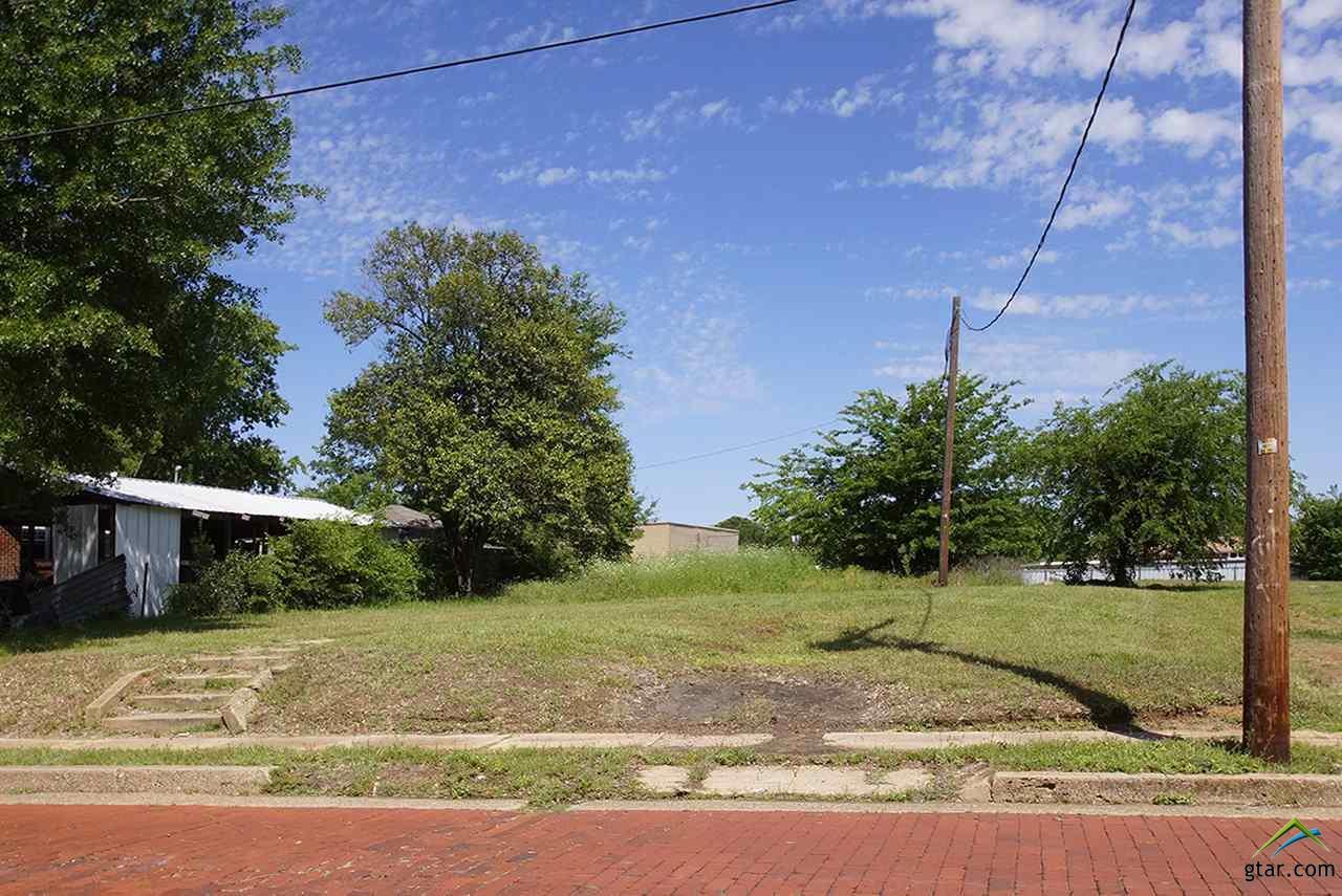 405 Center Ave - Photo 1