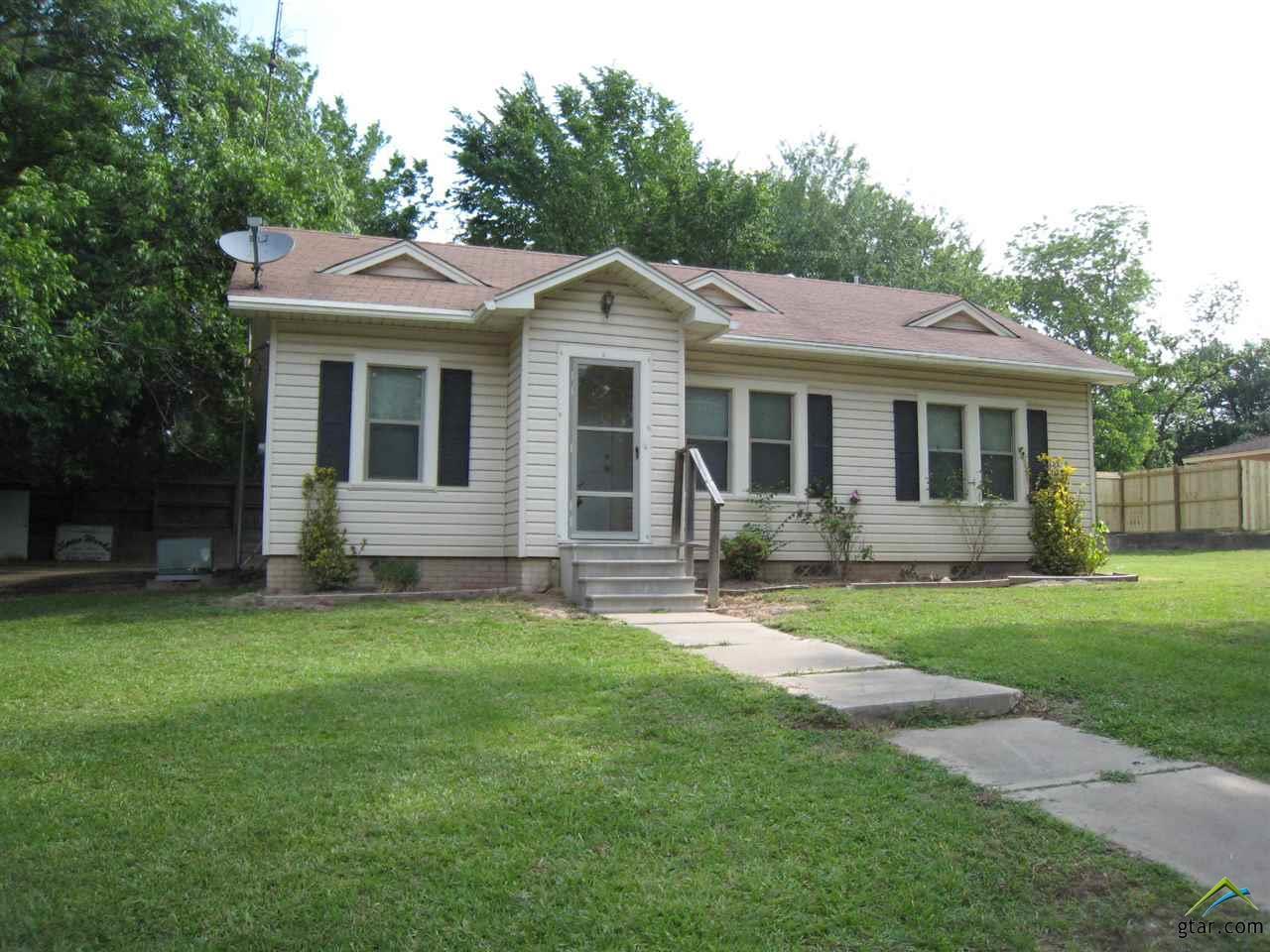 306 Henderson - Photo 1