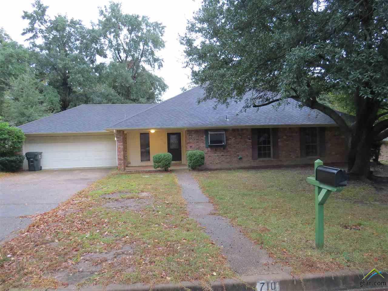 710 Carriage Dr - Photo 1