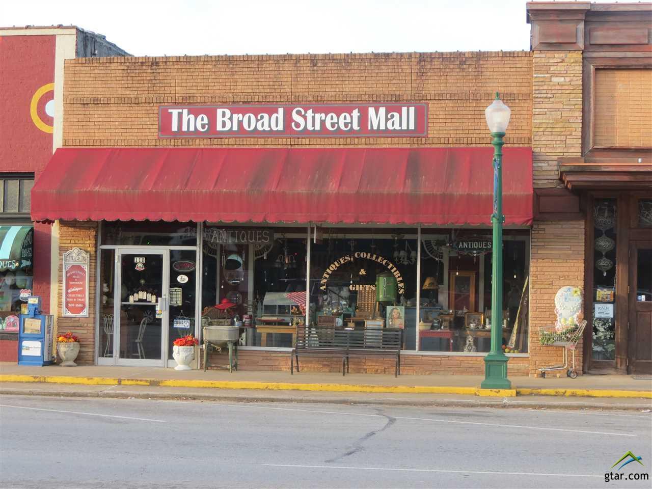 118 Broad - Photo 1