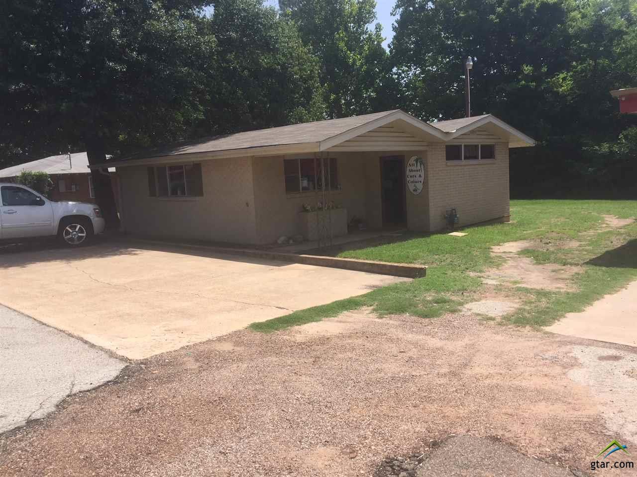 1004 Main - Photo 1