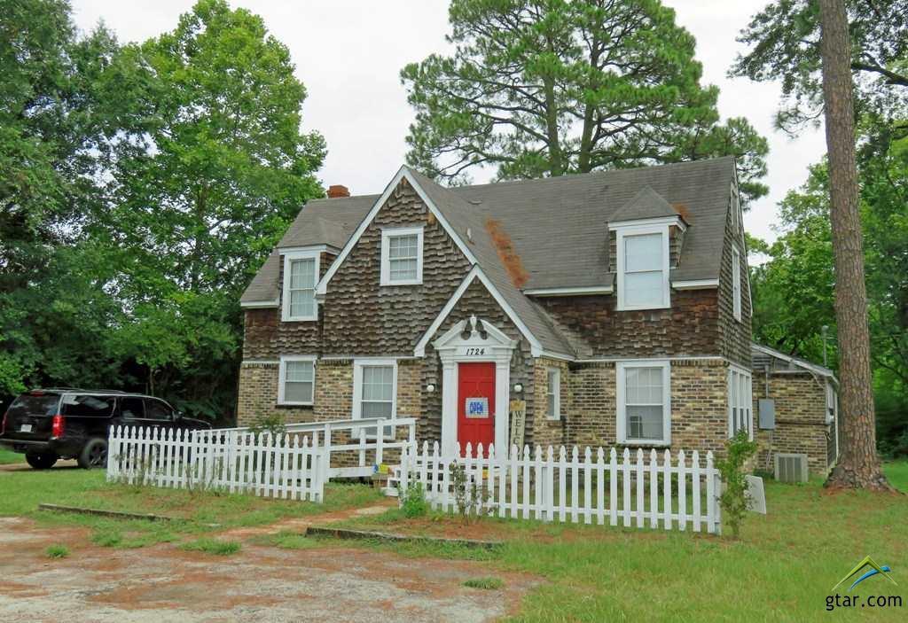 1724 Crockett Rd - Photo 1
