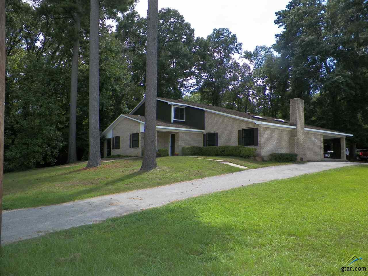702 Russell - Photo 1