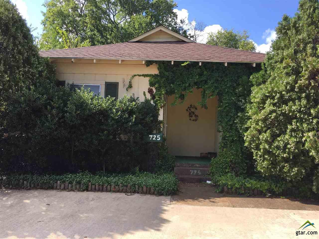 725 Henderson - Photo 1