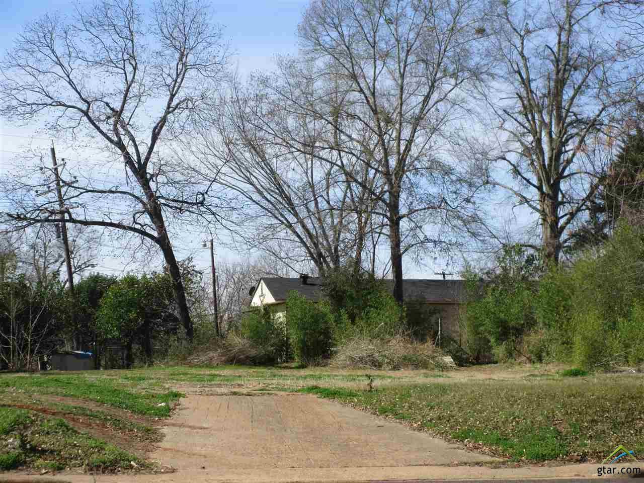 466-470 Bonner - Photo 1