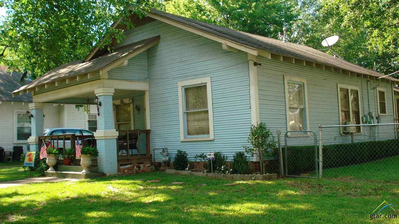 128 Lloyd - Photo 1
