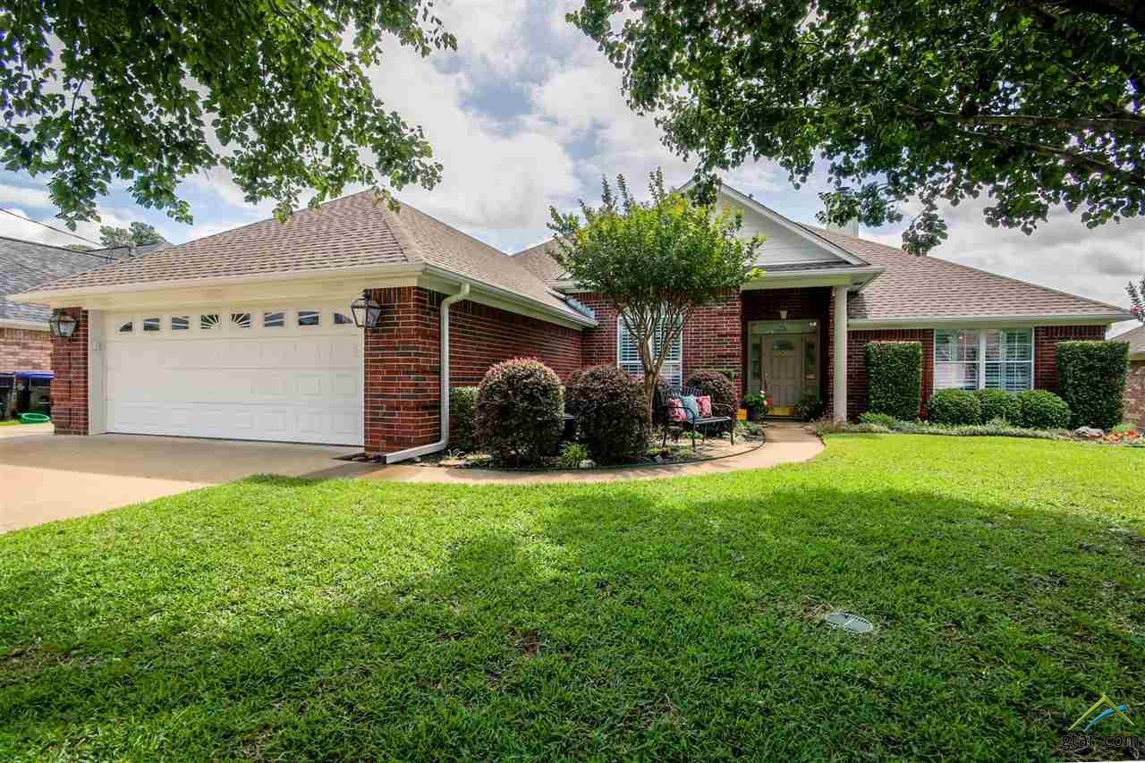 310 Ithaca Dr - Photo 1