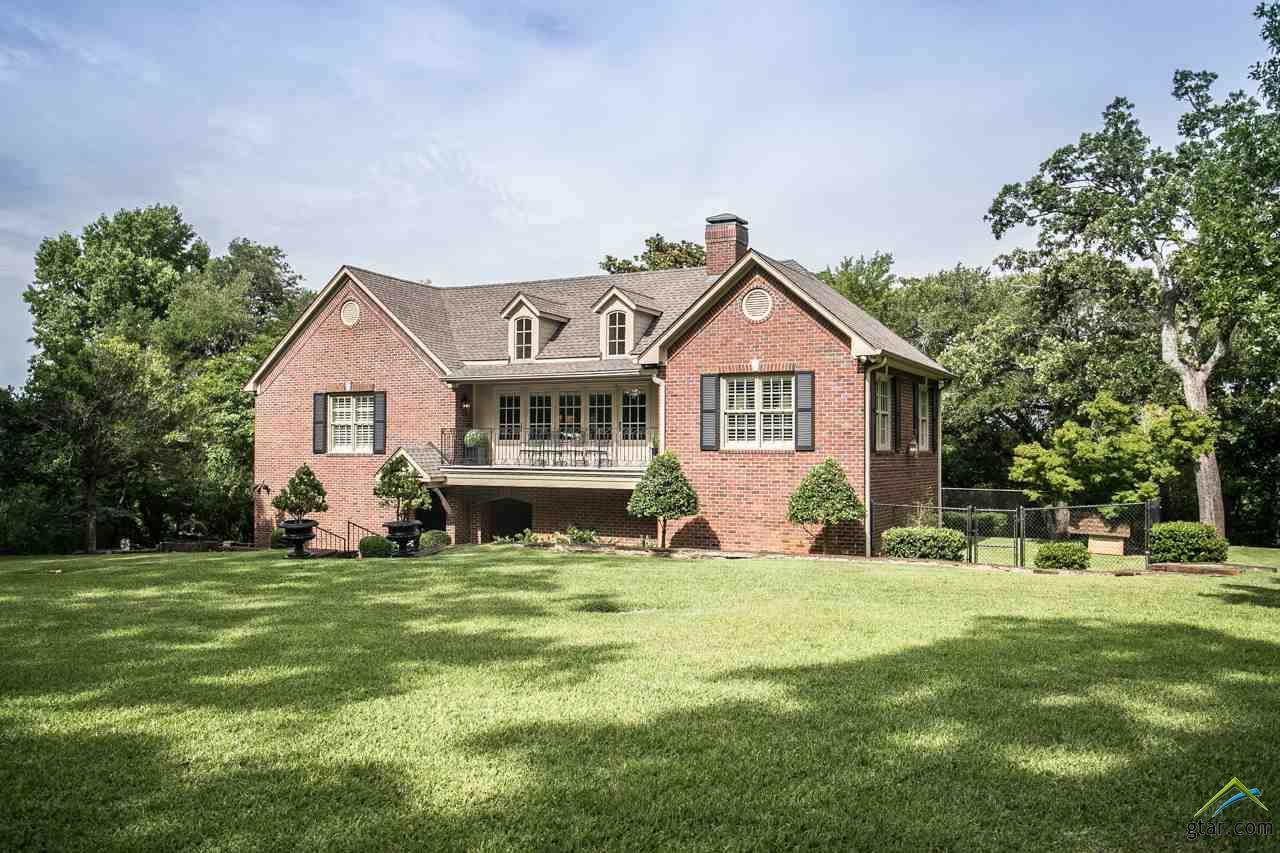 2205 Robertson - Photo 1