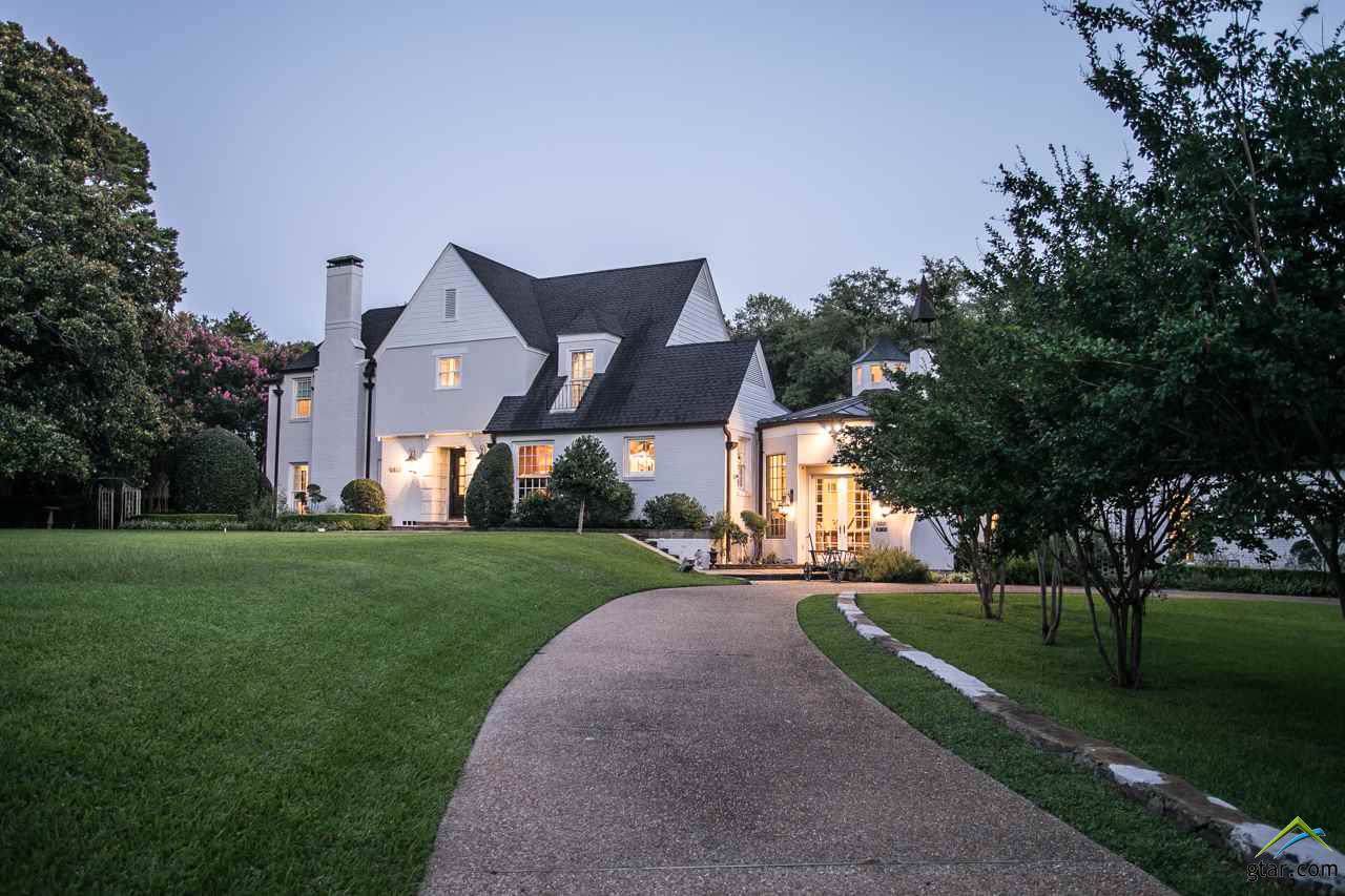 1613 Delano - Photo 1