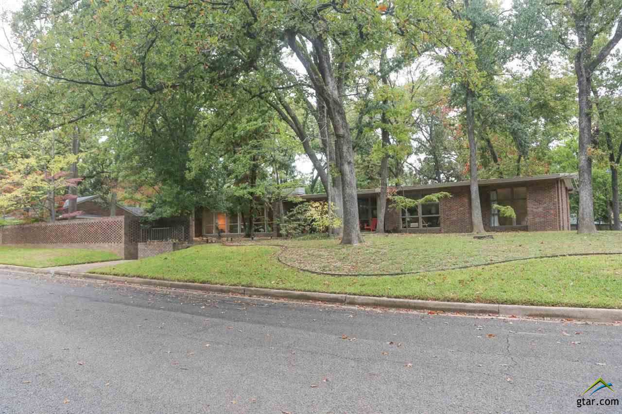 2022 Montrose Dr - Photo 1