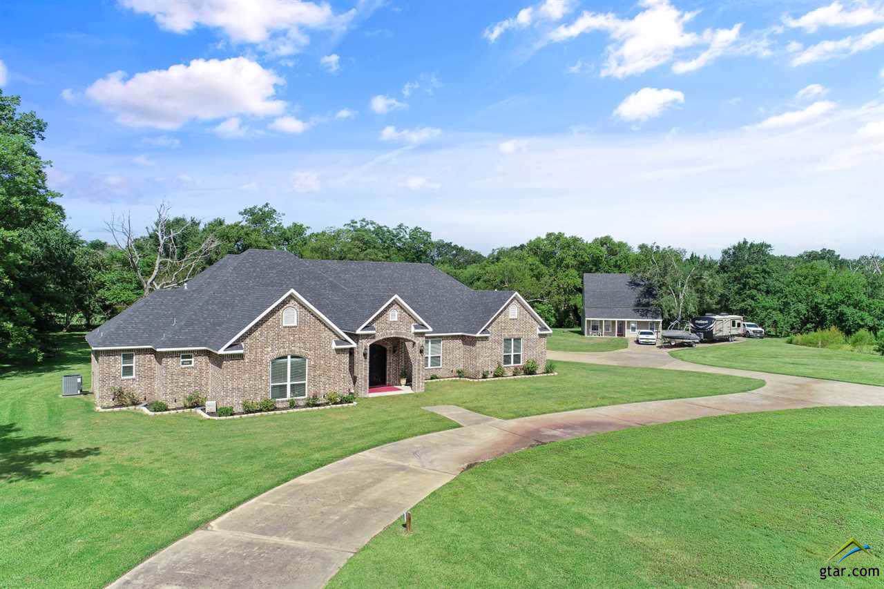 650 Grand Saline - Photo 1