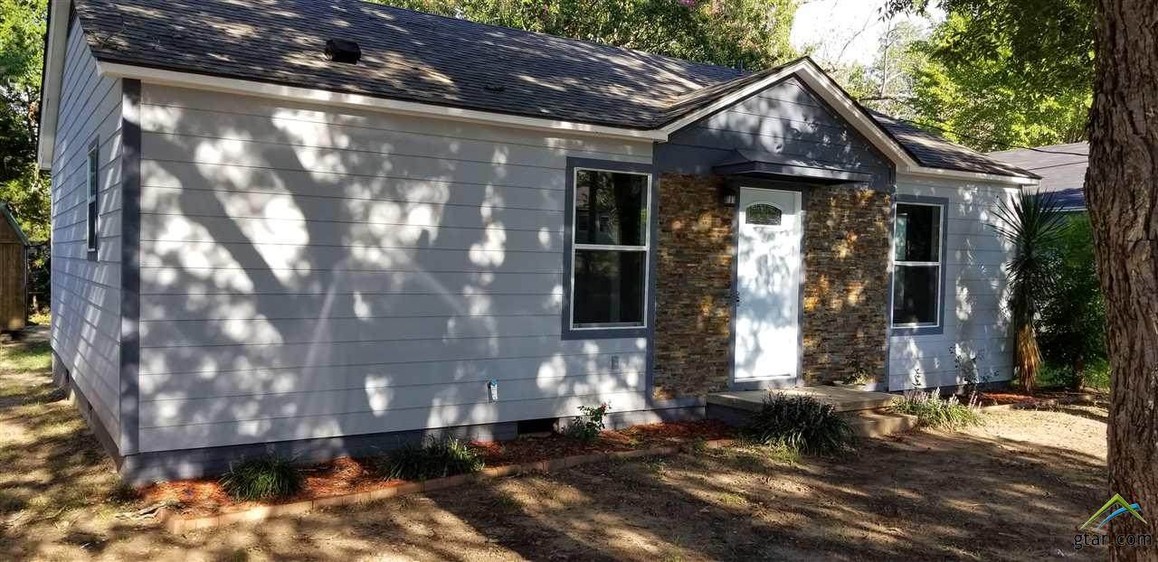 706 Thompson - Photo 1