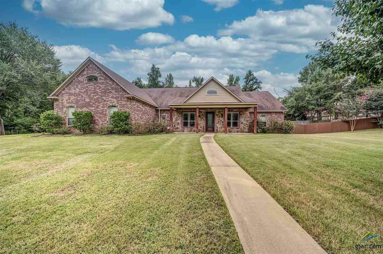 565 Oak Grove Way - Photo 1