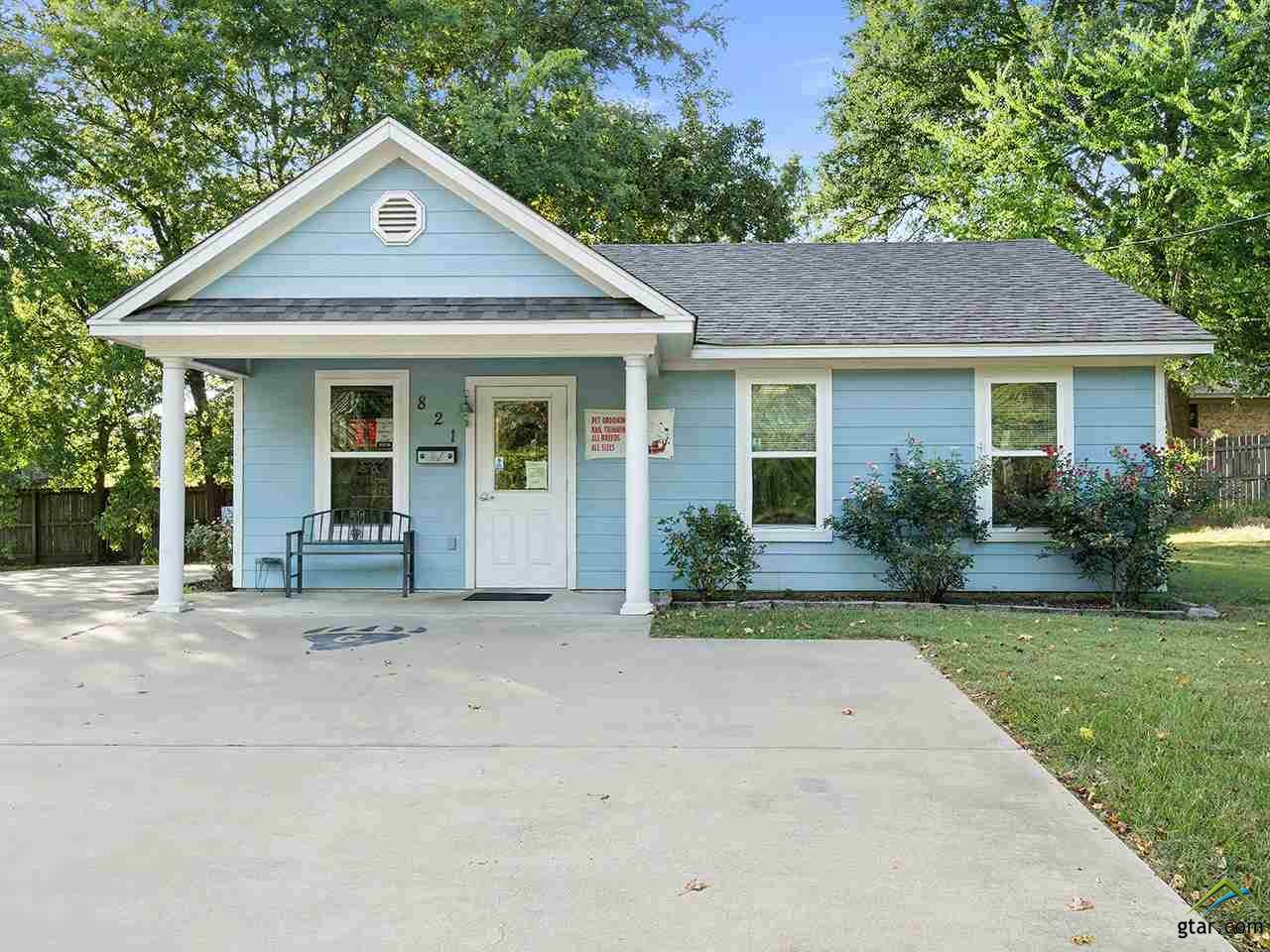 821 N Main St - Photo 1