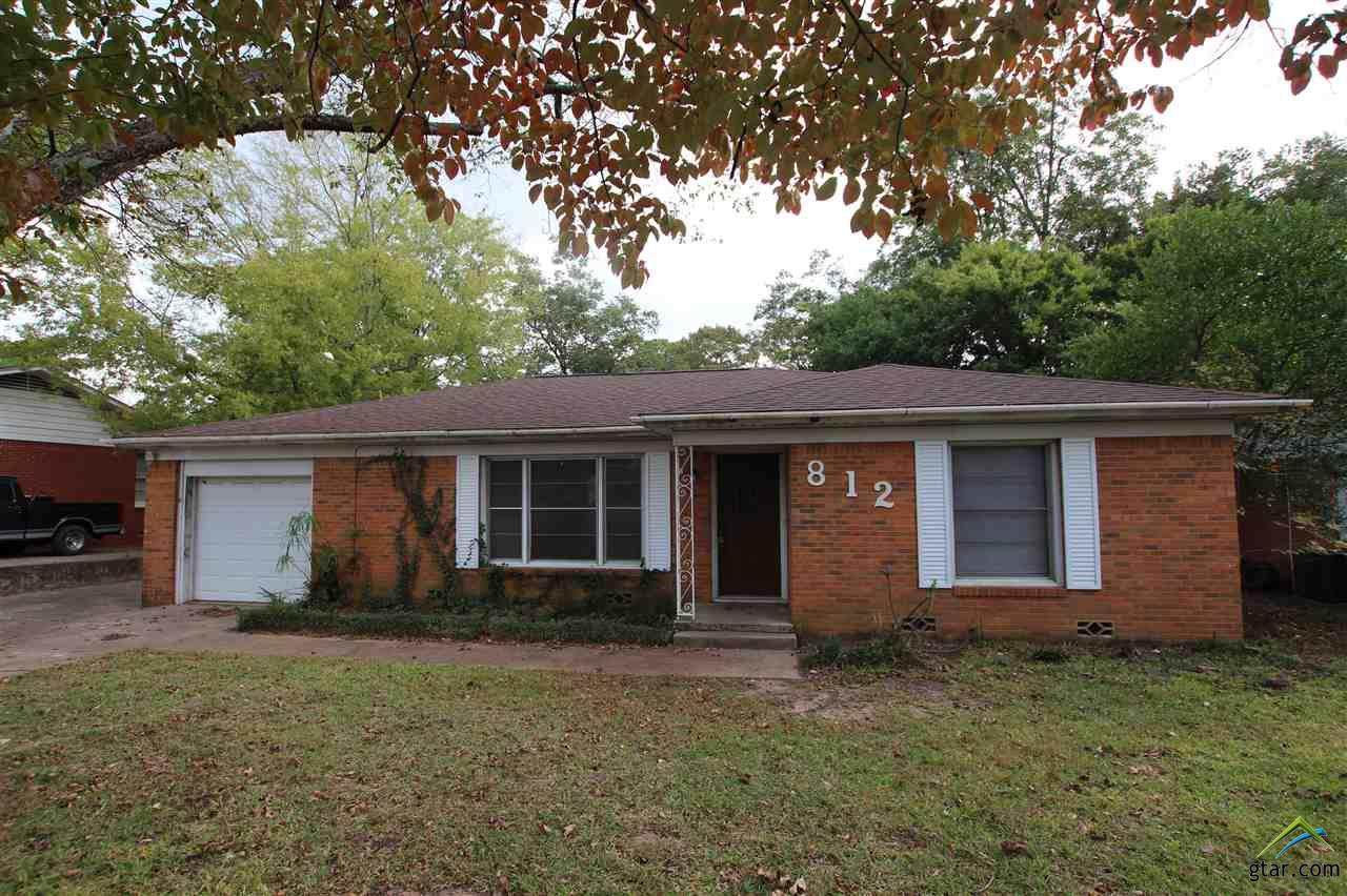 812 Palmer - Photo 1