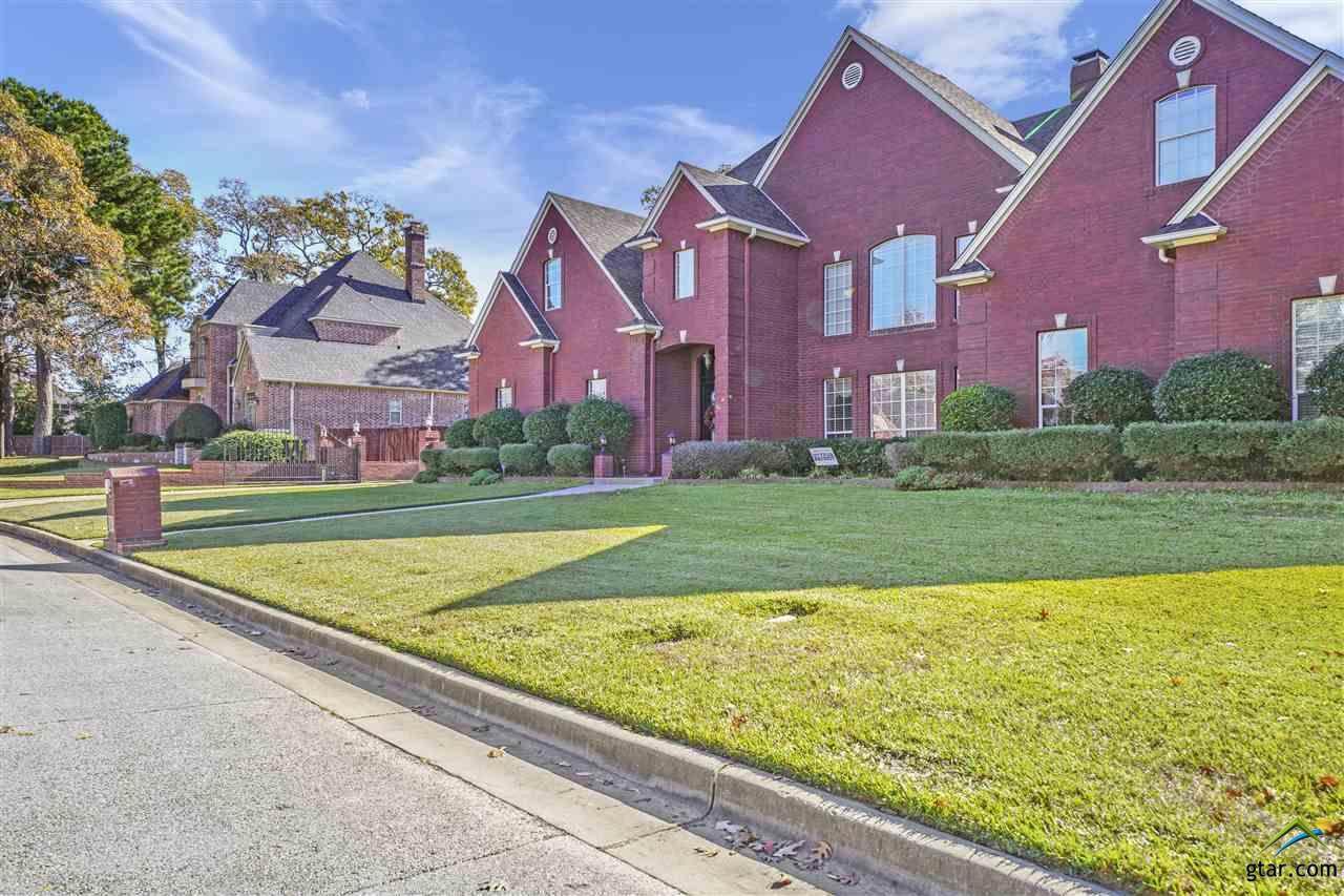 2209 Woodlands Dr - Photo 1