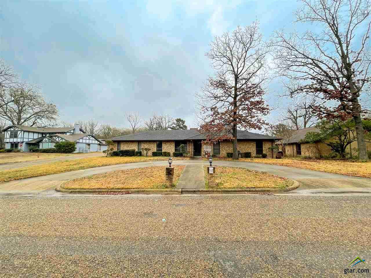 2103 Williams Ave - Photo 1