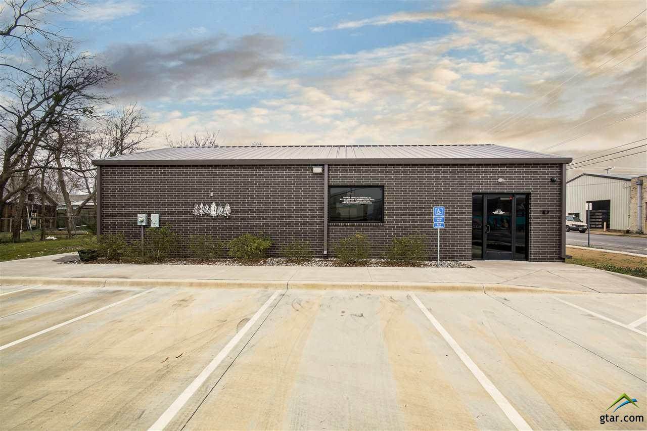 3013 Washington St - Photo 1