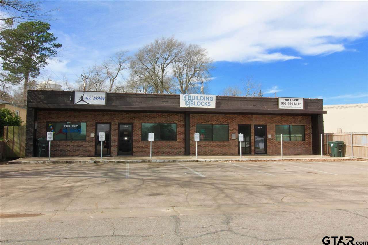 916 Englewood - Photo 1