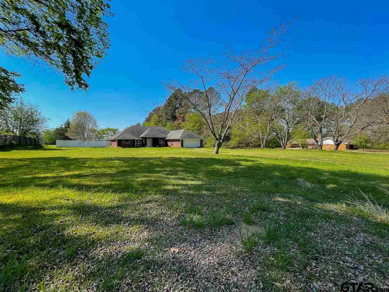 317 Rutherford - Photo 1