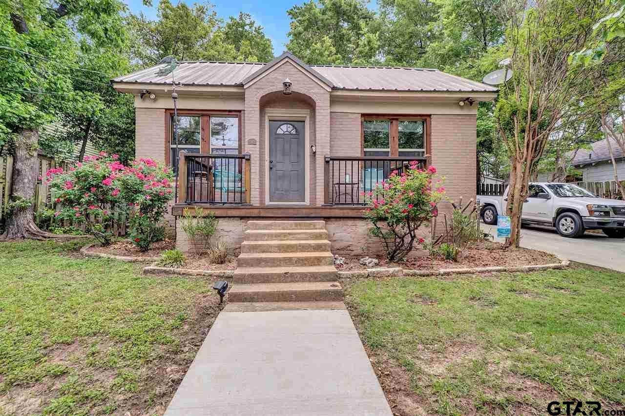 302 Callahan - Photo 1
