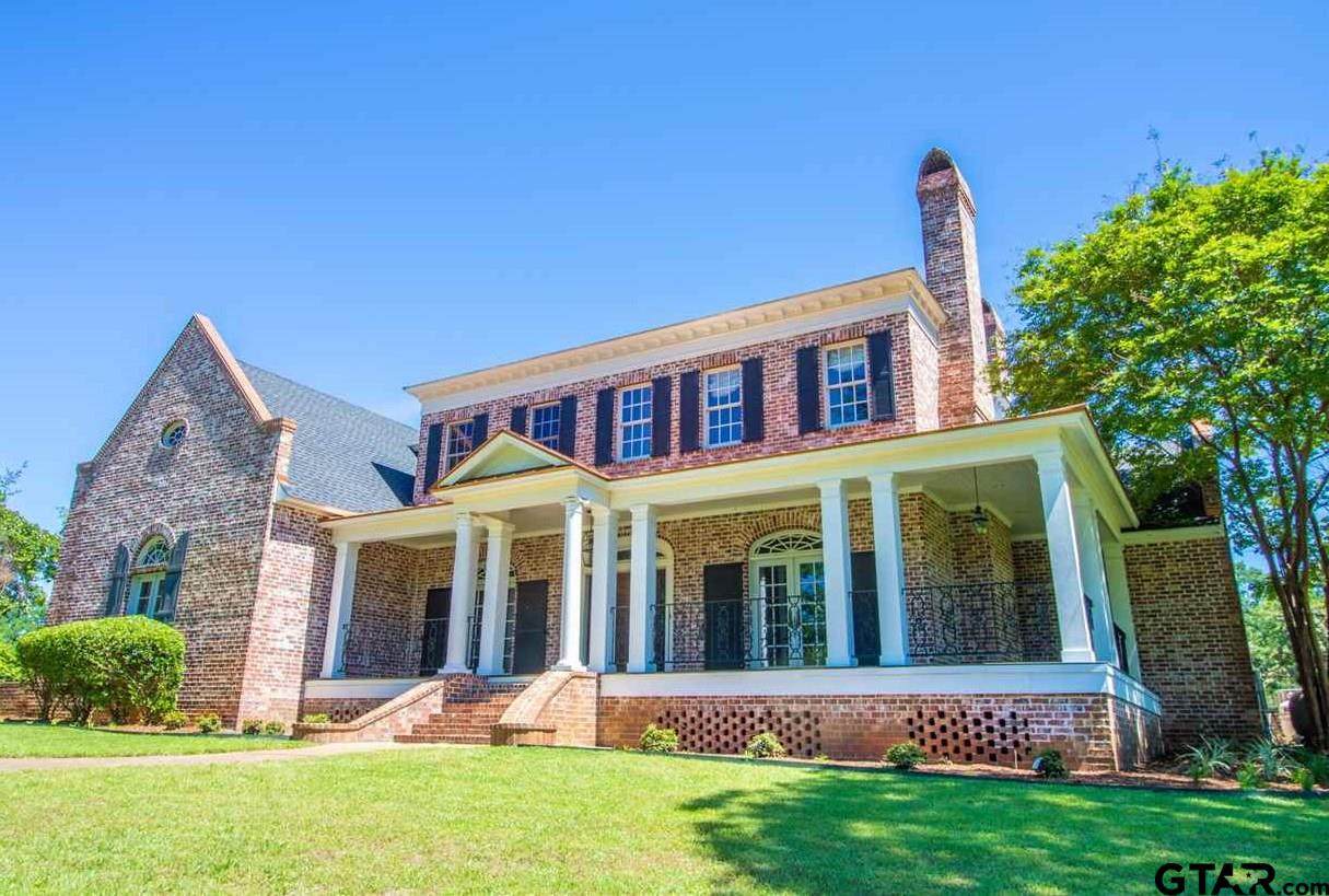 902 South - Photo 1