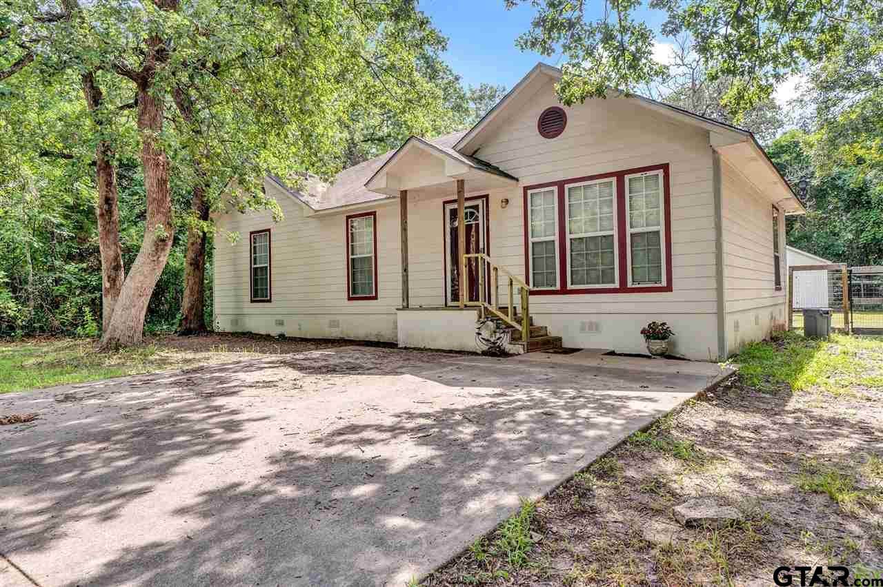 235 Oak Ridge - Photo 1