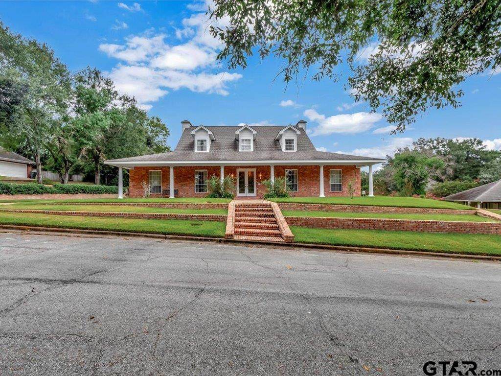 3320 Churchill - Photo 1