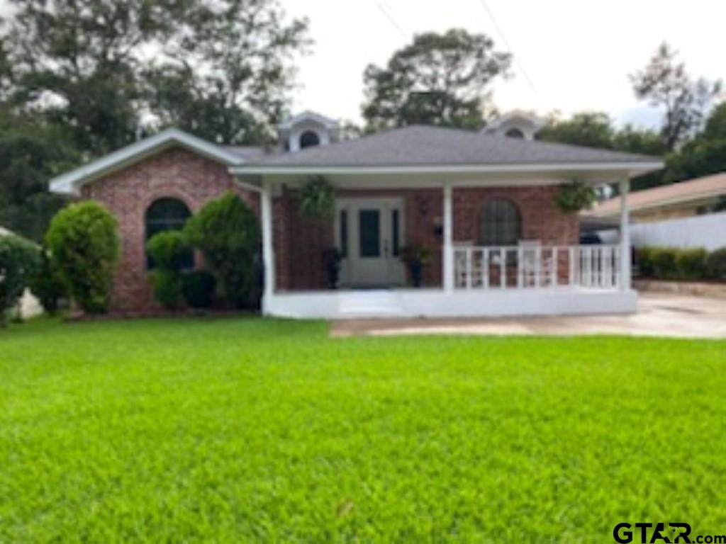 220 Forest Ave. - Photo 1
